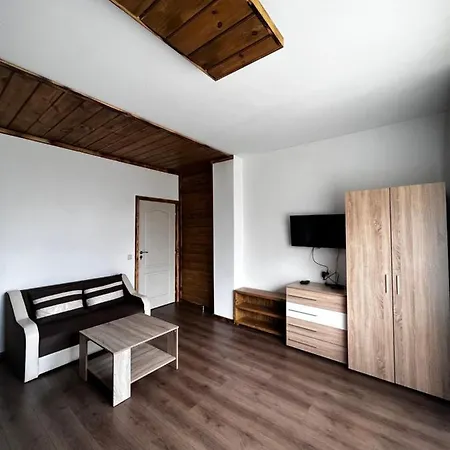 райски кът “еленова поляна” * Dobărsko