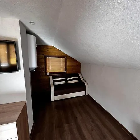 райски кът “еленова поляна” * Dobărsko