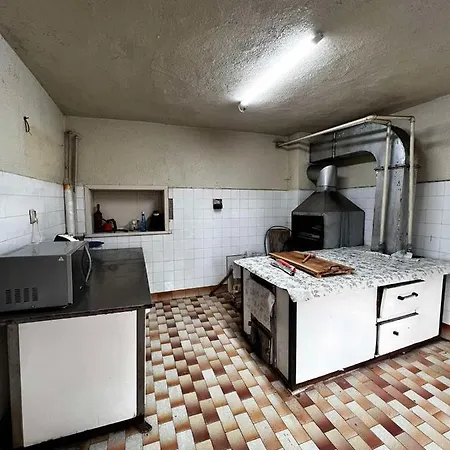 райски кът “еленова поляна” Dobărsko