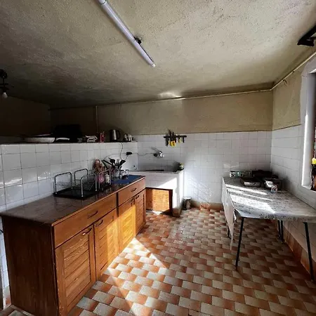 райски кът “еленова поляна” 山林小屋