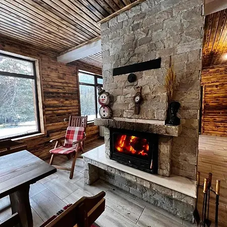 山林小屋 райски кът “еленова поляна” Dobărsko