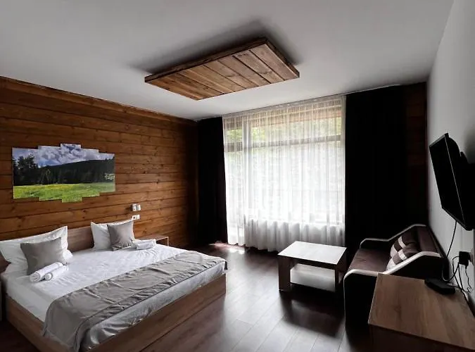 райски кът “еленова поляна” Jaktstuga Dobărsko