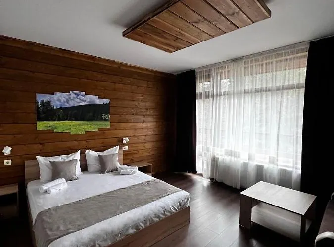 Jaktstuga райски кът “еленова поляна” *