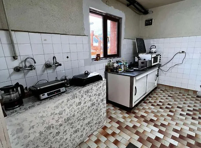 райски кът “еленова поляна” Jaktstuga Dobărsko