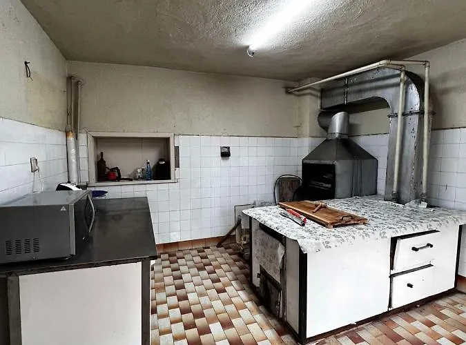 райски кът “еленова поляна” Dobărsko