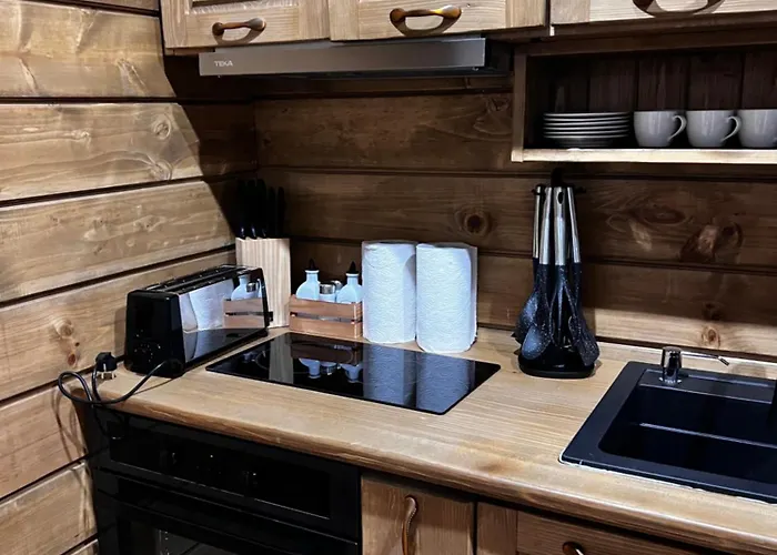 райски кът “еленова поляна” Dobărsko